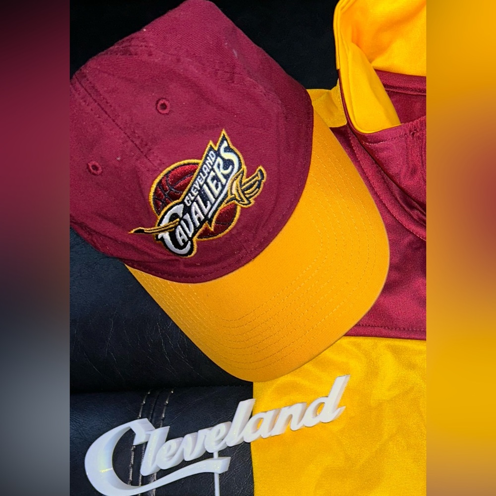 Cleveland Cavaliers Cap - Wine & Gold